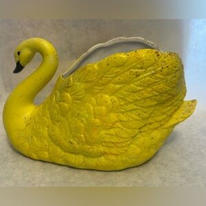 Vintage Yellow Swan Planter Pot Bird  Made In Taiwan ceramic F.T.D.A.  7.5”x4”